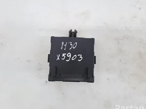 Mercedes-Benz A2229002109 C-CLASS (W205) 2015 Unité de commande pour porte Right Rear