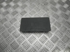 BMW 5 A3E 813 / 5A3E813 X3 (G01) 2019 Bouton de chargement sans fil