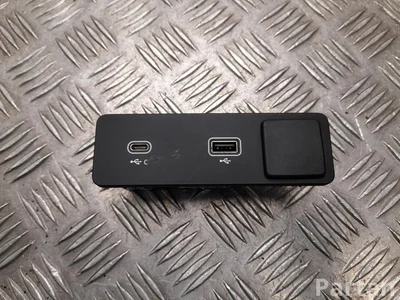 Land Rover L8B2-19E110-CD / L8B219E110CD Range Rover Evoque II L551 2023 Yстройство ввода USB - Изображение 1