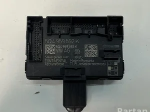 Škoda 5Q4959592K ; A2C7678130500 / 5Q4959592K, A2C7678130500 KAROQ (NU7) 2019 Unité de commande pour porte Left Front