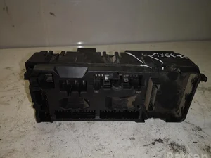 Volvo 30807016 V40 Estate (VW) 1999 Boîte à fusibles