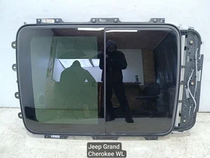 Jeep 6NC07SA5AL, P6NC07SA5AL, 68518678AA, 68518677AA, 983.737516_03, 983.737521_06, 403313-H / 6NC07SA5AL, P6NC07SA5AL, 68518678AA, 68518677AA, 98373751603, 98373752106, 403313H GRAND CHEROKEE V (WL) 2022 Sunroof