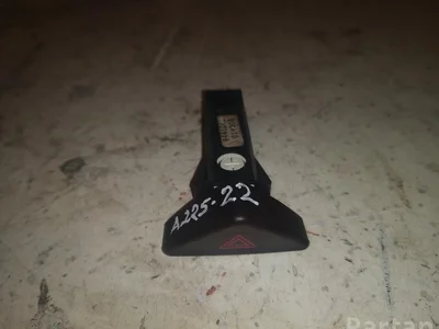 Volvo 9441045 V70 II (SW) 2006 Éclairage d'urgence / interrupteur de danger - Image 1