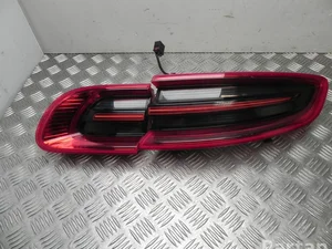 Porsche 95B 945 096 E, 95B 945 094 G, 01149904, 01150004 / 95B945096E, 95B945094G, 01149904, 01150004 MACAN (95B) 2016 Feu arrière USA