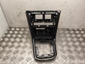 Gebrauchtes Original Volkswagen 5TB 864 263 D, 5TB 863 284 / 5TB864263D, 5TB863284 TOURAN (5T1) 2017 Blende Mittelkonsole
