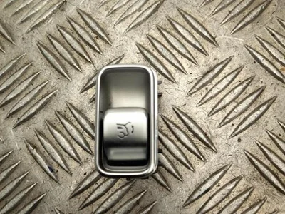 Mercedes-Benz A 167 820 58 02 / A1678205802 GLE (W167) (2019 ...) 2019 Bouton du coffre à bagages - Image 1