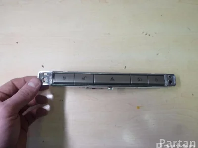 Jaguar 8X23-11B650-AB / 8X2311B650AB XF (X250) 2010 Éclairage d'urgence / interrupteur de danger - Image 1