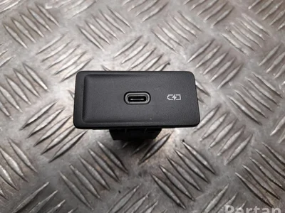 Volkswagen 17A 035 718 / 17A035718 ID. Buzz 2024 Périphérique d'entrée USB - Image 1