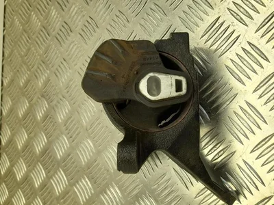 Mazda K1442 6 universalas (GJ, GL) 2013 Variklio tvirtinimas - Nuotrauka 1