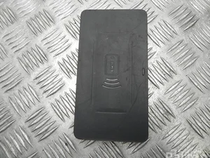 BMW 5A0E550 3 (G20) 2020 Bouton de chargement sans fil