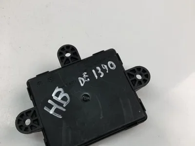 Volvo 31343873 V40 Hatchback 2017 Control unit for door - Image 1