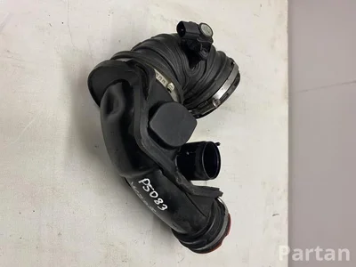 Mercedes-Benz A6510903542 KLASA C T-Model (S205) 2015 Prowadnica ssąca powietrza - Obraz 1