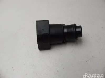 Škoda 04L 131 111 M / 04L131111M OCTAVIA III (5E3) 2013 Prise d'air / Conduit d'air d'admission - Image 1