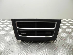 Tesla 6006016-00-D / 600601600D MODEL S 2015 Évent