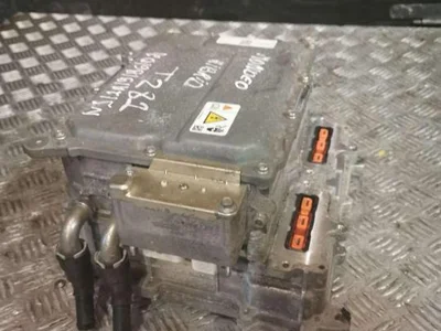 Ford FG98-7B012-AE / FG987B012AE MONDEO V Saloon 2015 Onduleur avec convertisseur - Image 1