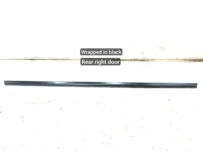 Bentley 36A853081, 36A853082 BENTAYGA 2017 Cover, window frame Right Rear - Image 1