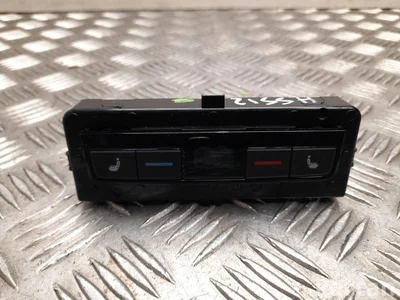 Volkswagen 3G0 907 049 E / 3G0907049E PASSAT Variant (3G5) 2021 Switch for seat heating - Image 1