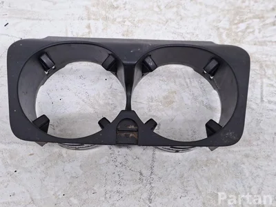 Mercedes-Benz A2056800691 C-CLASS (W205) 2016 portavasos - Imagen 1