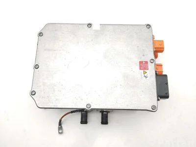 Porsche 5QE915682P CAYENNE (92A) 2016 Onduleur avec convertisseur - Image 1