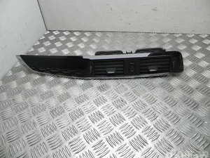 BMW 9396301 2 Convertible (F23) 2019 Évent