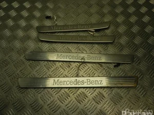 Mercedes-Benz A 167 686 13 00, A 167 686 14 00 / A1676861300, A1676861400 GLE (W167) (2019 ...) 2019 Bordure de seuil de porte complect