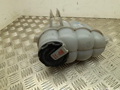 Audi 8W0121405L A4 (8W2, B9) 2022 Vase d'expansion du liquide de refroidissement - Image 1