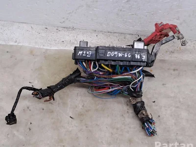 Renault D09W66767 CAPTUR (J5_) 2018 Boîte à fusibles - Image 1