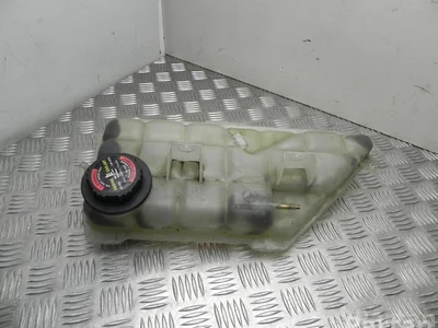 Mercedes-Benz A 163 500 03 49 / A1635000349 M-CLASS (W163) 2002 Vase d'expansion du liquide de refroidissement - Image 1