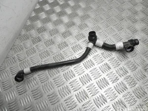 Tesla 1077577-00-F / 107757700F Model Y 2022 Conduite de réfrigérant