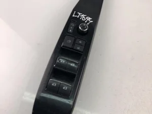 Toyota 84040-33160 / 8404033160 Camry XV70 2020 Bouton de lève-vitre