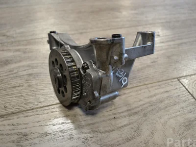 Volkswagen 03L115105C, S171109, 03L115263 CRAFTER 30-50 Box (2E_) 2012 Pompe à huile - Image 1