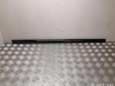 Mercedes-Benz A 295 730 33 00 / A2957303300 EQE V295 2022 Décoration de cadre de verre porte - Image 1