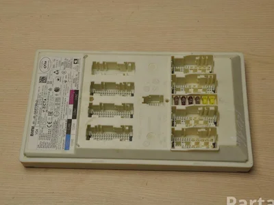 BMW 5A3FFB5 ; 61355A3FFB501 / 5A3FFB5, 61355A3FFB501 2' F44 Gran Coupé 2021 Unité de commande centrale pour système de confort - Image 1