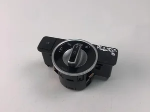 Mercedes-Benz A2129050551 KLASA E (W212) 2012 Przełącznik świateł