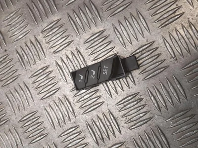 Toyota 15F634 RAV 4 V 2020 Interrupteur à mémoire pour le réglage du siège - Image 1