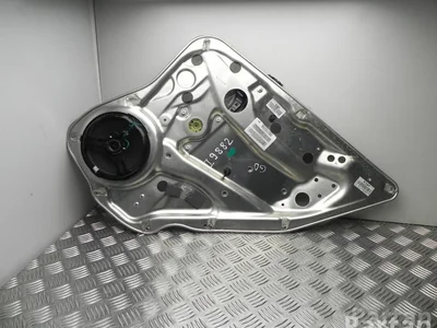 Mercedes-Benz 911787-103, A 204 820 29 02 / 911787103, A2048202902 C-CLASS (W204) 2009 Lève-vitre Right Rear - Image 1