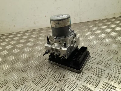 Mercedes-Benz A 213 431 59 01 / A2134315901 E-CLASS T-Model (S213) 2019 Unité de commande hydraulique ABS - Image 1