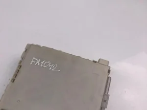 Toyota 82730-0H030 / 827300H030 AYGO (_B4_) 2016 Caja de fusibles