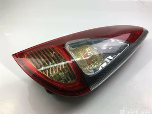 Toyota 81550-52351 / 8155052351 YARIS (_P1_) 2004 Feu arrière