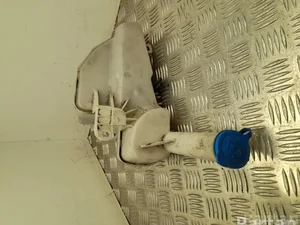 Toyota 1032551001 C-HR (_X1_) 2019 Réservoir d'eau de nettoyage