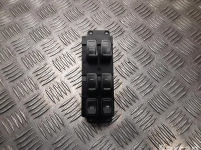 Ssangyong 85811-35200, 299139565 / 8581135200, 299139565 Tivoli Grand 2022 Bouton de lève-vitre Left Front - Image 1