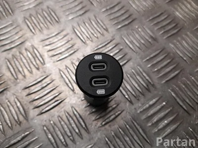 Porsche 95B 035 252 G / 95B035252G MACAN (95B) 2019 Périphérique d'entrée USB - Image 1