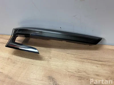 Renault 265556659R AUSTRAL 2024 Piloto posterior - Imagen 1