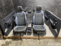 Seat ATECA (KH7) 2018 Sitze komplett Türverkleidung Armlehne 