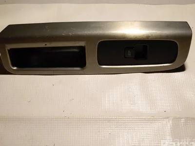 Volvo 8679669 V50 (MW) 2004 Bouton de lève-vitre - Image 1