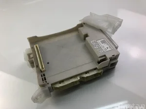 Toyota 82730- 47550 / 8273047550 PRIUS PLUS (_W4_) 2014 Boîte à fusibles