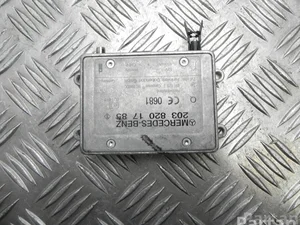 Mercedes-Benz A 203 820 17 85 / A2038201785 M-CLASS (W163) 2002 Amplificateur d'antenne