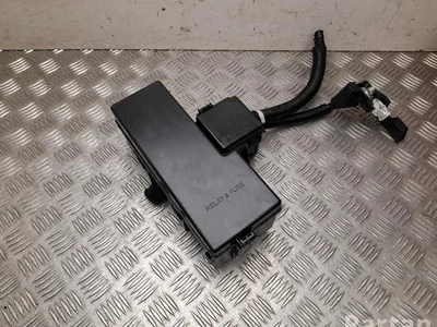 Toyota 82662-42740 / 8266242740 RAV 4 V 2022 Boîte à fusibles - Image 1