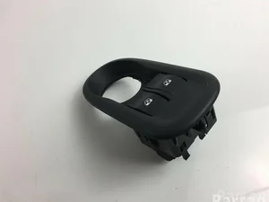 Renault 8200637849 KANGOO Express (FW0/1_) 2008 Bouton de lève-vitre