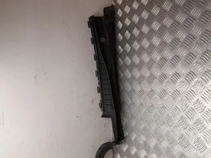 Mercedes-Benz 1408302428 S-CLASS Coupe (C140) 1994 Garniture de capot d'essuie glace